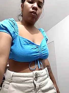 Snapshot of CloeeHills_ chatting on November 2025 03:02:01 PM CloeeHills online show from November 2025 03:02:01 PM