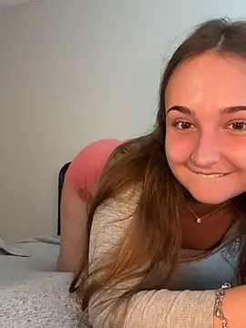 MadilynX777 online show from October 2025 09:45:01 PM