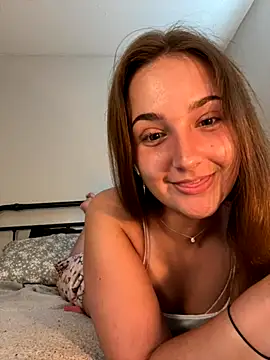 MadilynX777 online show from October 2025 09:13:01 PM