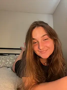 MadilynX777 online show from October 2025 10:43:02 PM