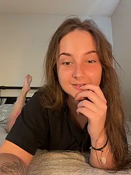 MadilynX777 online show from October 2025 09:05:02 PM