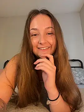 MadilynX777 online show from October 2025 10:43:02 PM