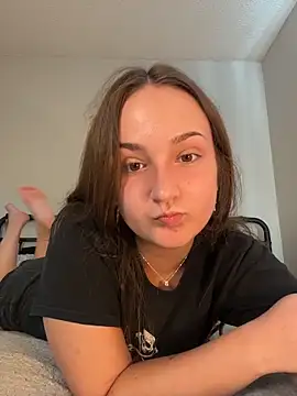 MadilynX777 online show from October 2025 10:10:01 PM