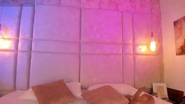 Mily Vermont online show from September 2025 04:12:01 PM