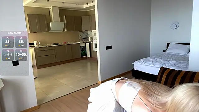 DestinyTurner online show from October 2025 07:17:02 AM