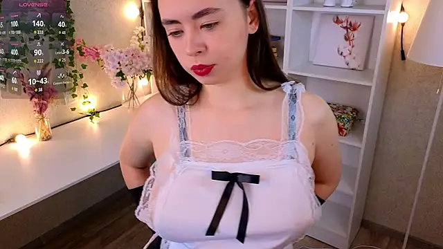 TraciMyntti online show from October 2025 01:13:01 AM