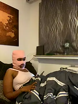 Snapshot of BadgirlnDaddy chatting on November 2025 07:37:01 PM BadgirlnDaddy online show from November 2025 07:37:01 PM