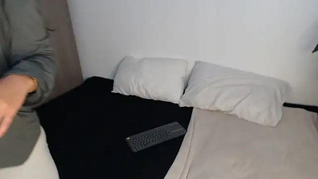 Snapshot of __abrill__ chatting on October 2025 08:35:01 PM abrill online show from October 2025 08:35:01 PM