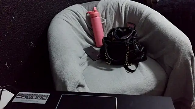 Snapshot of fetishslut4u chatting on October 2025 11:52:02 AM fetishslut4u online show from October 2025 11:52:02 AM