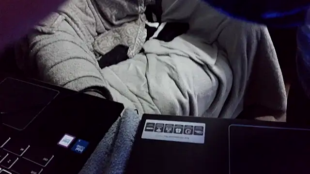 Snapshot of fetishslut4u chatting on October 2025 05:17:02 AM fetishslut4u online show from October 2025 05:17:02 AM