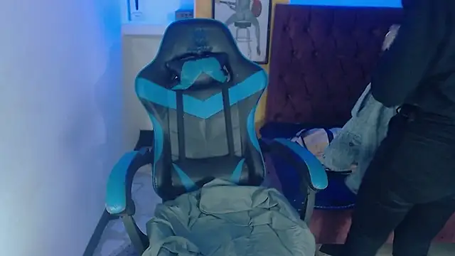 alison moon7 online show from September 2025 11:24:02 AM