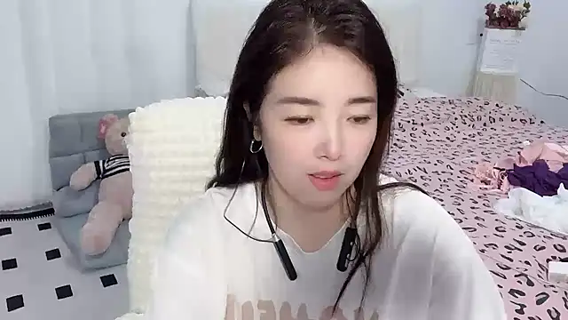 Snapshot of Xiali-166 chatting on October 2025 03:56:02 AM Xiali-166 online show from October 2025 03:56:02 AM