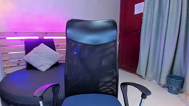 Daiisy kiss online show from November 2025 07:24:02 PM