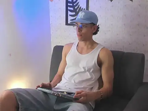 nicolai drake online show from October 2025 07:42:02 PM