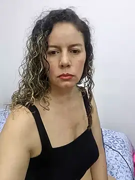 Snapshot of Nina_vallon chatting on October 2025 10:45:01 AM Nina vallon online show from October 2025 10:45:01 AM