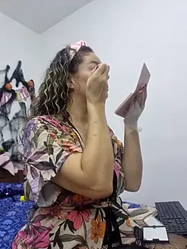 Snapshot of Nina_vallon chatting on October 2025 10:40:02 AM Nina vallon online show from October 2025 10:40:02 AM