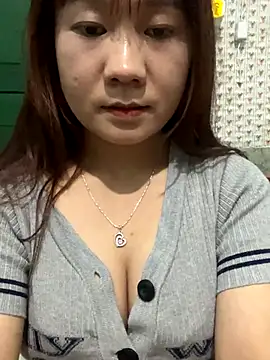 qinejr37 online show from October 2025 12:26:02 PM