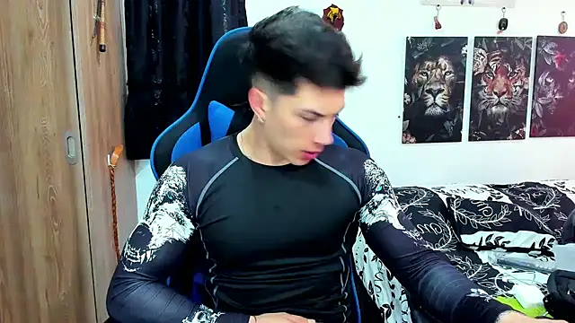 javiersexymann online show from December 2024 07:54:02 PM
