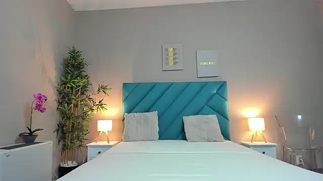 HaileyVice online show from October 2025 06:00:01 AM