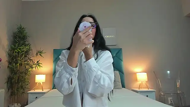 HaileyVice online show from October 2025 04:23:02 AM