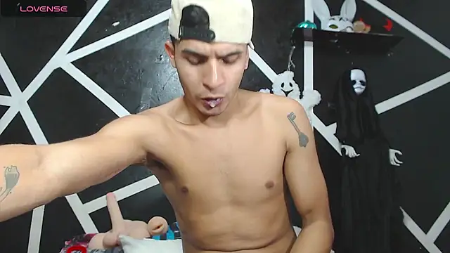 Angel latinboy online show from October 2025 07:59:01 PM