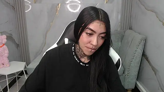 Ashley Blum v online show from November 2025 08:31:01 PM