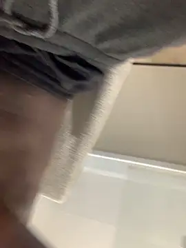 junior21m online show from October 2025 01:28:02 PM