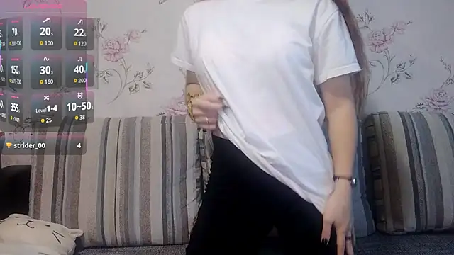 KissKarina online show from October 2025 12:29:01 PM