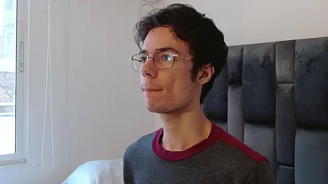 Snapshot of VIKTORNOIR chatting on October 2025 12:25:02 PM VIKTORNOIR online show from October 2025 12:25:02 PM