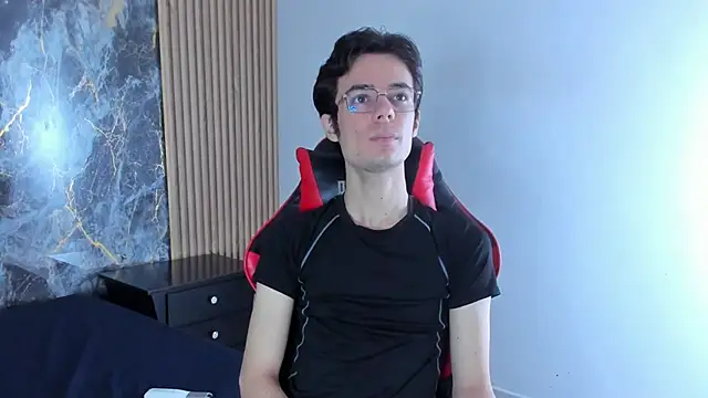 Snapshot of VIKTORNOIR chatting on October 2025 01:08:02 PM VIKTORNOIR online show from October 2025 01:08:02 PM