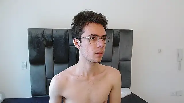 Snapshot of VIKTORNOIR chatting on November 2025 03:13:02 PM VIKTORNOIR online show from November 2025 03:13:02 PM