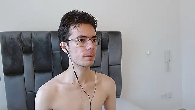 Snapshot of VIKTORNOIR chatting on November 2025 02:17:01 PM VIKTORNOIR online show from November 2025 02:17:01 PM