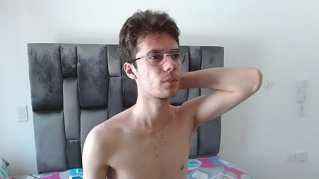 Snapshot of VIKTORNOIR chatting on November 2025 03:34:02 PM VIKTORNOIR online show from November 2025 03:34:02 PM