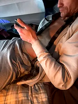 handyman7766 online show from November 2025 09:00:02 PM