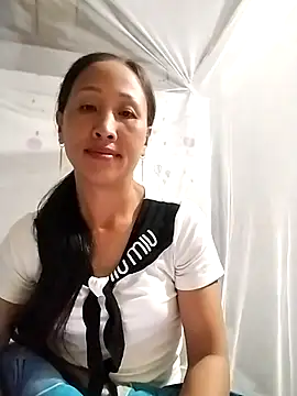 Snapshot of cute_love00 chatting on October 2025 06:35:02 AM cute love00 online show from October 2025 06:35:02 AM