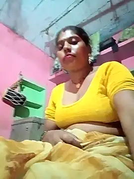 Snapshot of sanjna_sharmaa chatting on September 2025 03:03:01 PM sanjna sharmaa online show from September 2025 03:03:01 PM