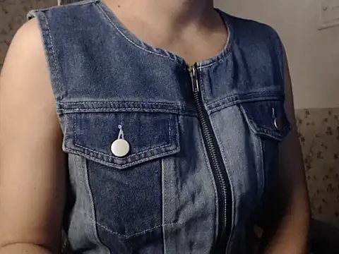 Snapshot of snow_white123 chatting on October 2025 09:06:01 PM snow white123 online show from October 2025 09:06:01 PM