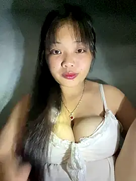 Lyrasss online show from September 2025 04:07:01 PM