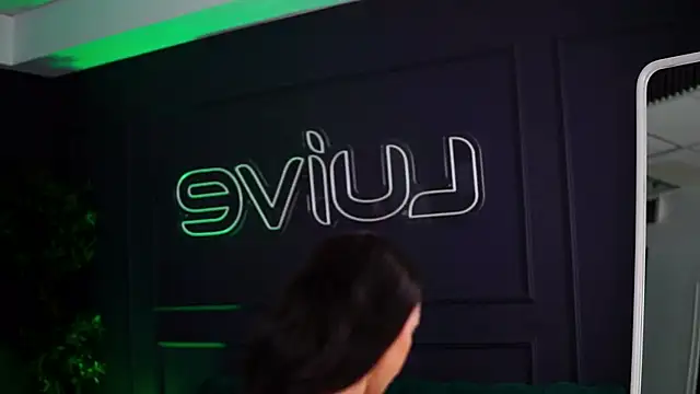 Snapshot of SiennaRuh chatting on October 2025 10:00:02 AM SiennaRuh online show from October 2025 10:00:02 AM