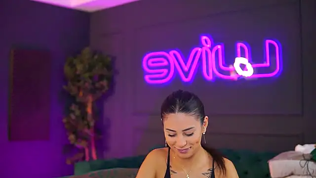 Snapshot of SiennaRuh chatting on November 2025 11:14:01 AM SiennaRuh online show from November 2025 11:14:01 AM