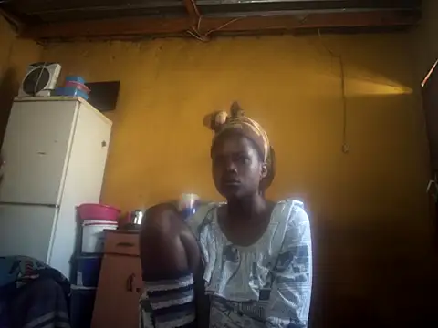 Snapshot of Caramelchick01 chatting on October 2025 07:05:02 AM Caramelchick01 online show from October 2025 07:05:02 AM