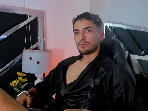 Snapshot of AlekRuizx chatting on September 2025 08:42:01 PM AlekRuizx online show from September 2025 08:42:01 PM