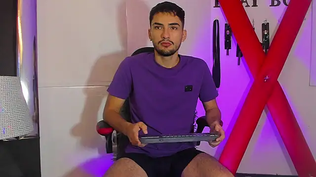 Snapshot of AlekRuizx chatting on September 2025 02:08:02 PM AlekRuizx online show from September 2025 02:08:02 PM