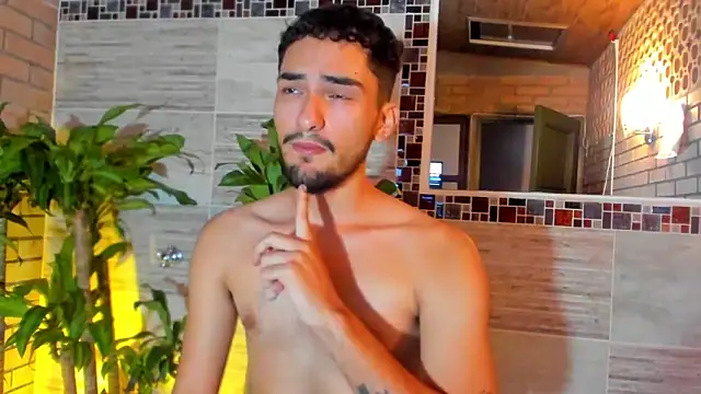 Snapshot of AlekRuizx chatting on September 2025 06:17:02 AM AlekRuizx online show from September 2025 06:17:02 AM