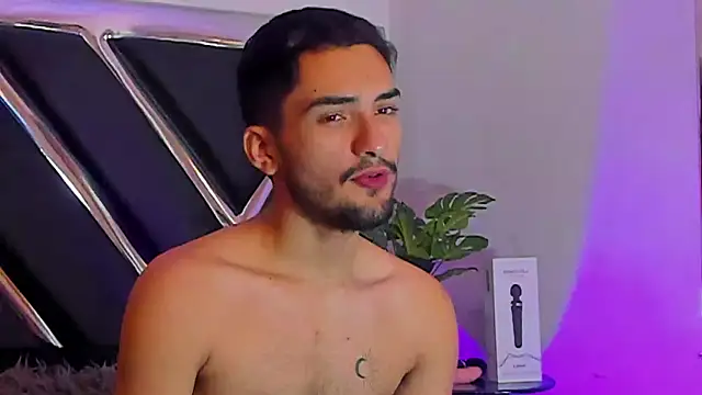 Snapshot of AlekRuizx chatting on September 2025 09:53:02 PM AlekRuizx online show from September 2025 09:53:02 PM