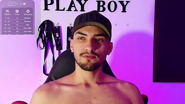 Snapshot of AlekRuizx chatting on October 2025 05:05:02 AM AlekRuizx online show from October 2025 05:05:02 AM