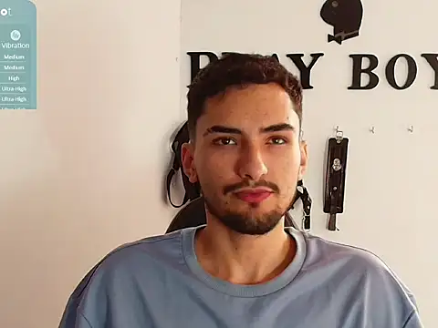 Snapshot of AlekRuizx chatting on October 2025 02:27:01 PM AlekRuizx online show from October 2025 02:27:01 PM