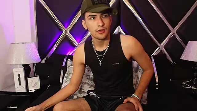 Snapshot of AlekRuizx chatting on October 2025 11:11:01 AM AlekRuizx online show from October 2025 11:11:01 AM