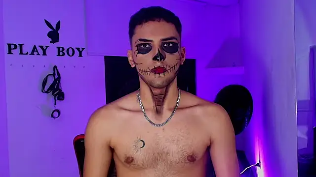 Snapshot of AlekRuizx chatting on November 2025 12:01:02 AM AlekRuizx online show from November 2025 12:01:02 AM