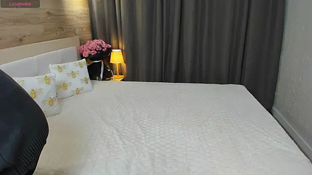 Babyy Lynaa online show from October 2025 05:06:01 AM